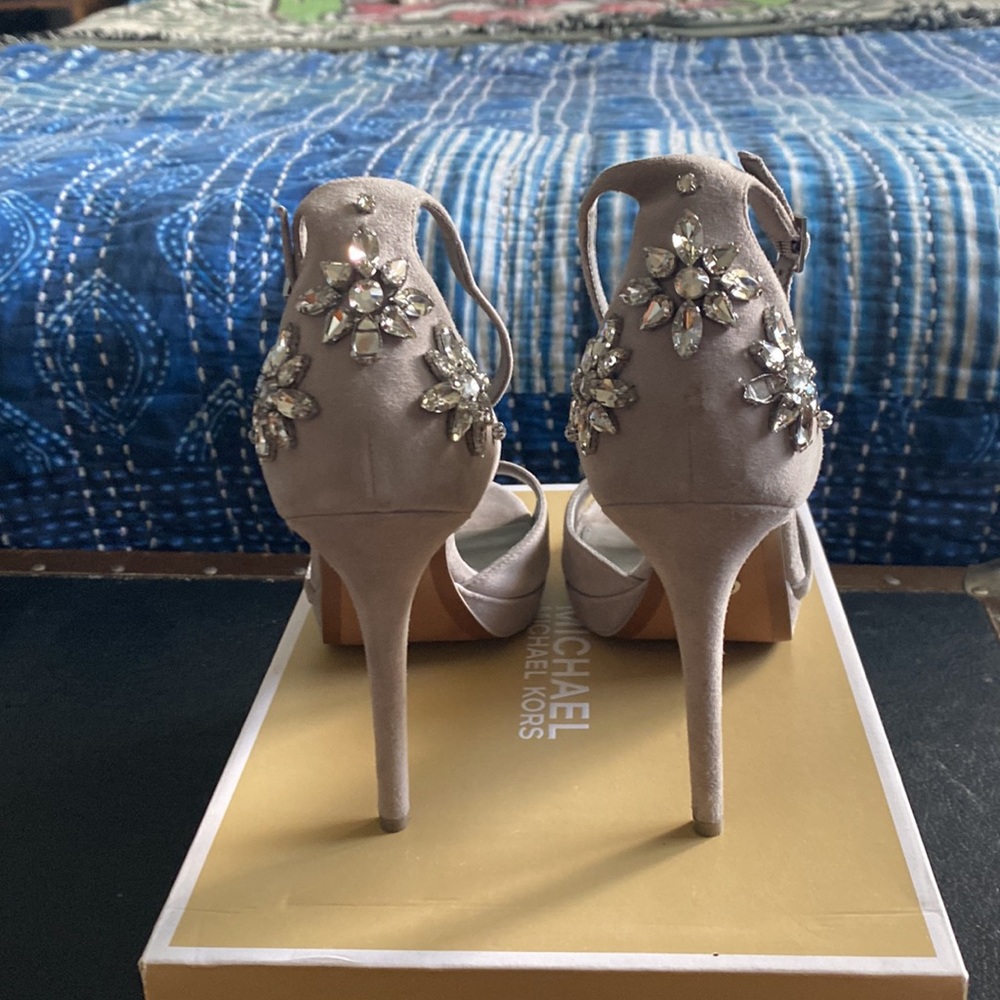 Michael Kohrs Patti Platform Embellished Heel, 8.5 - Picture 3 of 5